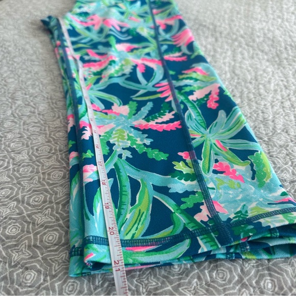 Lilly Pulitzer Weekender Luxletic Crop Leggings Tropical Bright Colors Size XL - Picture 14 of 14